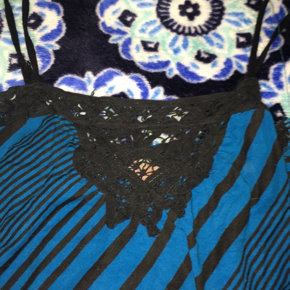 Cute tank top - Picture 2 of 2